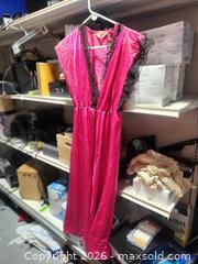 MaxSold Auction: Women's gown - Upper Moreland Township (Pennsylvania, USA) SELLER MANAGED Charity/Fundraising Online Auction - Davisville Road