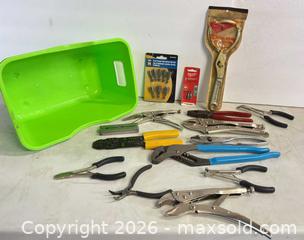 MaxSold Auction: Mixed Hand & Automotive Tool Set – Pliers, Wrenches, Drivers - Lakeshore (Ontario, Canada) PARTNER MANAGED Downsizing Online Auction - County Road 42