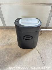 MaxSold Auction: Royal 1212X 12-Sheet Cross-Cut Paper Shredder, Black - Lakeshore (Ontario, Canada) PARTNER MANAGED Downsizing Online Auction - County Road 42