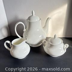 MaxSold Auction: Royal Doulton Innocence / Wistful Bone China Tea Set - Lakeshore (Ontario, Canada) PARTNER MANAGED Downsizing Online Auction - County Road 42
