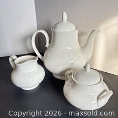 MaxSold Auction: Royal Doulton Innocence / Wistful Bone China Tea Set - Lakeshore (Ontario, Canada) PARTNER MANAGED Downsizing Online Auction - County Road 42