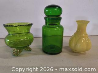 MaxSold Auction: Set of 3 Vintage Small Yellow & Green Glass Vases/bottle - Lakeshore (Ontario, Canada) PARTNER MANAGED Downsizing Online Auction - County Road 42