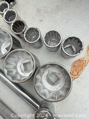 MaxSold Auction: Heavy duty 1 inch drive 12 point socket, set ratchet and breaker bar - Concord (California, USA) SELLER MANAGED Estate Sale Online Auction - Landana Drive