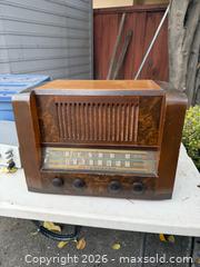 MaxSold Auction: Large Antique, RCA Victor, Wood body 1940s radio - Concord (California, USA) SELLER MANAGED Estate Sale Online Auction - Landana Drive