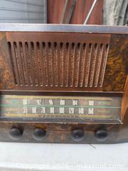 MaxSold Auction: Large Antique, RCA Victor, Wood body 1940s radio - Concord (California, USA) SELLER MANAGED Estate Sale Online Auction - Landana Drive