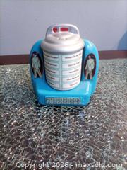 MaxSold Auction: Elvis Presley Ceramic Salt & Pepper Shaker Set, 2 Pieces - Township Of Brock (Ontario, Canada) SELLER MANAGED Downsizing Online Auction - Beechwood Avenue