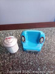 MaxSold Auction: Elvis Presley Ceramic Salt & Pepper Shaker Set, 2 Pieces - Township Of Brock (Ontario, Canada) SELLER MANAGED Downsizing Online Auction - Beechwood Avenue