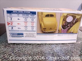 MaxSold Auction: Revell 1:24 '37 Ford Coupe Street Rod Plastic Model Kit - Township Of Brock (Ontario, Canada) SELLER MANAGED Downsizing Online Auction - Beechwood Avenue
