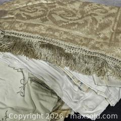 MaxSold Auction: Assorted Tablecloths, Runners & Napkins - Metallic, Cotton, Linen - Hatboro (Pennsylvania, USA) PARTNER MANAGED Estate Sale Online Auction - Jacksonville Road