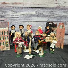 MaxSold Auction: Byers' Choice Caroler Figurines Vintage Christmas Cloth Lot (10+) - Hatboro (Pennsylvania, USA) PARTNER MANAGED Estate Sale Online Auction - Jacksonville Road