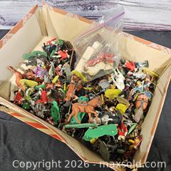 MaxSold Auction: Vintage mid-20th century plastic toy soldiers lot (25–50) - Hatboro (Pennsylvania, USA) PARTNER MANAGED Estate Sale Online Auction - Jacksonville Road