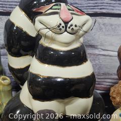 MaxSold Auction: Vintage Midcentury Ceramic/Porcelain Multi-Color Figurines & Planters - Hatboro (Pennsylvania, USA) PARTNER MANAGED Estate Sale Online Auction - Jacksonville Road