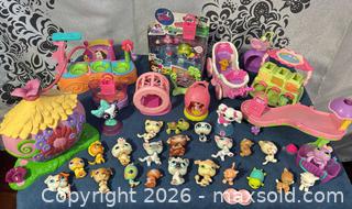MaxSold Auction: T17 Littlest Pet Shop - Toronto (Ontario, Canada) SELLER MANAGED Downsizing Online Auction -  The Kingsway