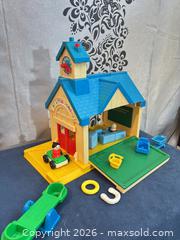 MaxSold Auction: T26 Fisher Price Schoolhouse  - Toronto (Ontario, Canada) SELLER MANAGED Downsizing Online Auction -  The Kingsway
