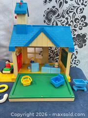 MaxSold Auction: T26 Fisher Price Schoolhouse  - Toronto (Ontario, Canada) SELLER MANAGED Downsizing Online Auction -  The Kingsway