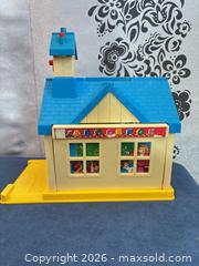 MaxSold Auction: T26 Fisher Price Schoolhouse  - Toronto (Ontario, Canada) SELLER MANAGED Downsizing Online Auction -  The Kingsway