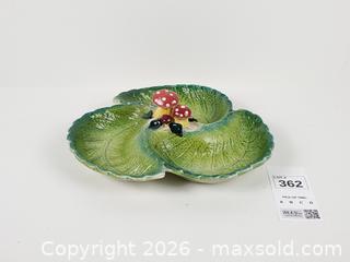 MaxSold Auction: Vintage Italian Majolica Leaf Divided Serving Dish - Toronto (Ontario, Canada) PARTNER MANAGED Downsizing Online Auction - Esandar Drive (STORAGE)