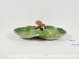 MaxSold Auction: Vintage Italian Majolica Leaf Divided Serving Dish - Toronto (Ontario, Canada) PARTNER MANAGED Downsizing Online Auction - Esandar Drive (STORAGE)
