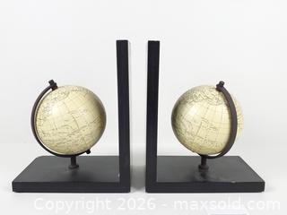 MaxSold Auction: World Globe Bookends - 2 Pieces - Toronto (Ontario, Canada) PARTNER MANAGED Downsizing Online Auction - Esandar Drive (STORAGE)