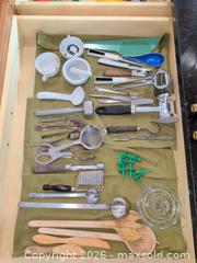 MaxSold Auction: Mixed Kitchen Utensils & Cutlery Set, 26-50 Pieces - Baltimore (Maryland, USA) PARTNER MANAGED Estate Sale Online Auction - Ken Oak Road