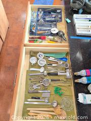 MaxSold Auction: Mixed Kitchen Utensils & Cutlery Set, 26-50 Pieces - Baltimore (Maryland, USA) PARTNER MANAGED Estate Sale Online Auction - Ken Oak Road