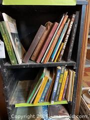 MaxSold Auction: Pottery & Ceramics Books — History, Art & How-To - Baltimore (Maryland, USA) PARTNER MANAGED Estate Sale Online Auction - Ken Oak Road