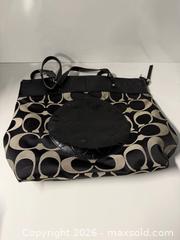 MaxSold Auction: Coach bag  - Lower Moreland Township (Pennsylvania, USA) SELLER MANAGED Downsizing Online Auction - Huntingdon Pike