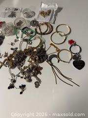 MaxSold Auction: Jewelry lot - Lower Moreland Township (Pennsylvania, USA) SELLER MANAGED Downsizing Online Auction - Huntingdon Pike