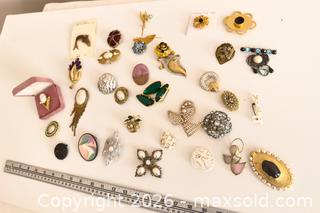 MaxSold Auction: Mixed Vintage & Modern Brooch/Pin Lot, 25-30 Pieces - London (Ontario, Canada) SELLER MANAGED Estate Sale Online Auction - Berkshire Court (CONDO)