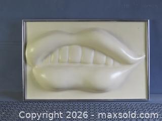 MaxSold Auction:  IVORY ACRYLIC POP ART LIPS WALL SCULPTURAL RELIEF - Toronto (Ontario, Canada) SELLER MANAGED Downsizing Online Auction - St Edmunds Drive