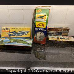 MaxSold Auction: VINTAGE PLASTIC MODEL KIT LOT — LINDBERG, REVELL, AURORA, HAWK - Toronto (Ontario, Canada) SELLER MANAGED Downsizing Online Auction - St Edmunds Drive