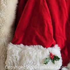 MaxSold Auction: VINTAGE SANTA SUIT WITH ACCESSORIES - Toronto (Ontario, Canada) SELLER MANAGED Downsizing Online Auction - St Edmunds Drive