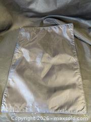 MaxSold Auction: 6 Japanese Plate Settings - Esquimalt (British Columbia, Canada) PARTNER MANAGED Reseller Online Auction -  Lampson Street