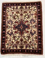 MaxSold Auction: Heriz rug - Markham (Ontario, Canada) PARTNER MANAGED Reseller Online Auction - Essex Avenue