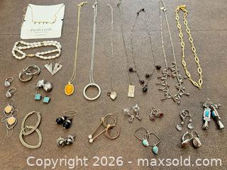 MaxSold Auction: Delicate Women’s Necklaces and Jewelry  - Los Angeles (California, USA) PARTNER MANAGED Estate Sale Online Auction - Shoup Avenue (CONDO)