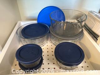 MaxSold Auction: Pyrex and Anchor Hocking Bakeware - Los Angeles (California, USA) PARTNER MANAGED Estate Sale Online Auction - Shoup Avenue (CONDO)