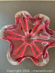 MaxSold Auction: Red Murano Art Glass Bowl - Los Angeles (California, USA) PARTNER MANAGED Estate Sale Online Auction - Shoup Avenue (CONDO)