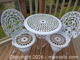 MaxSold Auction: White Cast Aluminum Ornate Victorian 3-Piece Bistro Set - Saanich (British Columbia, Canada) PARTNER MANAGED Moving Online Auction - Marsett Place (CONDO)