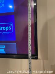 MaxSold Auction: 38" Roku TV - Toronto (Ontario, Canada) SELLER MANAGED Moving Online Auction - Lansdowne Avenue