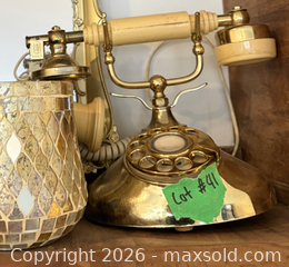 MaxSold Auction: Vintage home phone - Toronto (Ontario, Canada) SELLER MANAGED Moving Online Auction - Lansdowne Avenue