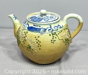 MaxSold Auction: Antique Japanese Meiji Period Porcelain Teapot - Newmarket (Ontario, Canada) SELLER MANAGED Reseller Online Auction - Lundys Lane
