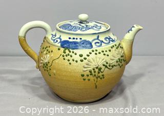 MaxSold Auction: Antique Japanese Meiji Period Porcelain Teapot - Newmarket (Ontario, Canada) SELLER MANAGED Reseller Online Auction - Lundys Lane