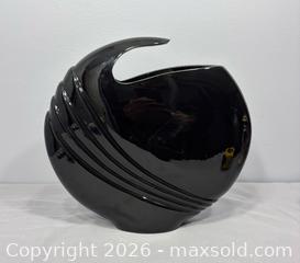 MaxSold Auction: Vintage 1980s Art Deco Revival Ceramic Vase Sculpture - Newmarket (Ontario, Canada) SELLER MANAGED Reseller Online Auction - Lundys Lane