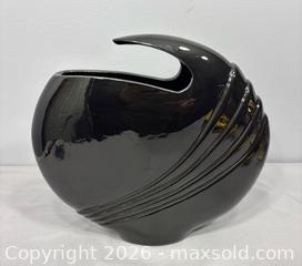 MaxSold Auction: Vintage 1980s Art Deco Revival Ceramic Vase Sculpture - Newmarket (Ontario, Canada) SELLER MANAGED Reseller Online Auction - Lundys Lane