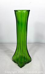 MaxSold Auction: Vintage 1980s Europa Emerald Green Glass Bud Vase - Newmarket (Ontario, Canada) SELLER MANAGED Reseller Online Auction - Lundys Lane