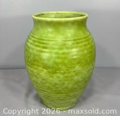 MaxSold Auction: Vintage Art Deco Wood & Sons Burslem England Pottery Vase  - Newmarket (Ontario, Canada) SELLER MANAGED Reseller Online Auction - Lundys Lane