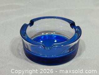 MaxSold Auction: Vintage Art Glass Ashtray - Newmarket (Ontario, Canada) SELLER MANAGED Reseller Online Auction - Lundys Lane