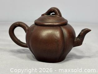 MaxSold Auction: Vintage Chinese Small Yixing Zisha Purple Clay Teapot - Newmarket (Ontario, Canada) SELLER MANAGED Reseller Online Auction - Lundys Lane