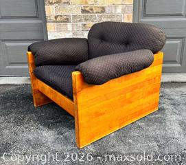 MaxSold Auction: Vintage MCM 1960s/70s Danish Style Oak Lounge Chair - Newmarket (Ontario, Canada) SELLER MANAGED Reseller Online Auction - Lundys Lane