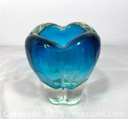 MaxSold Auction: Vintage Mid Century Whitefriars Glass Molar Vase Design by William Wilson - Newmarket (Ontario, Canada) SELLER MANAGED Reseller Online Auction - Lundys Lane